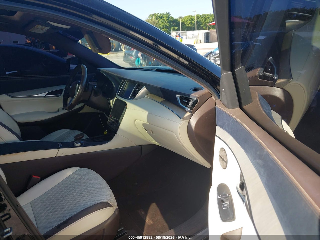 2019 INFINITI QX50 ESSENTIAL · 5/11