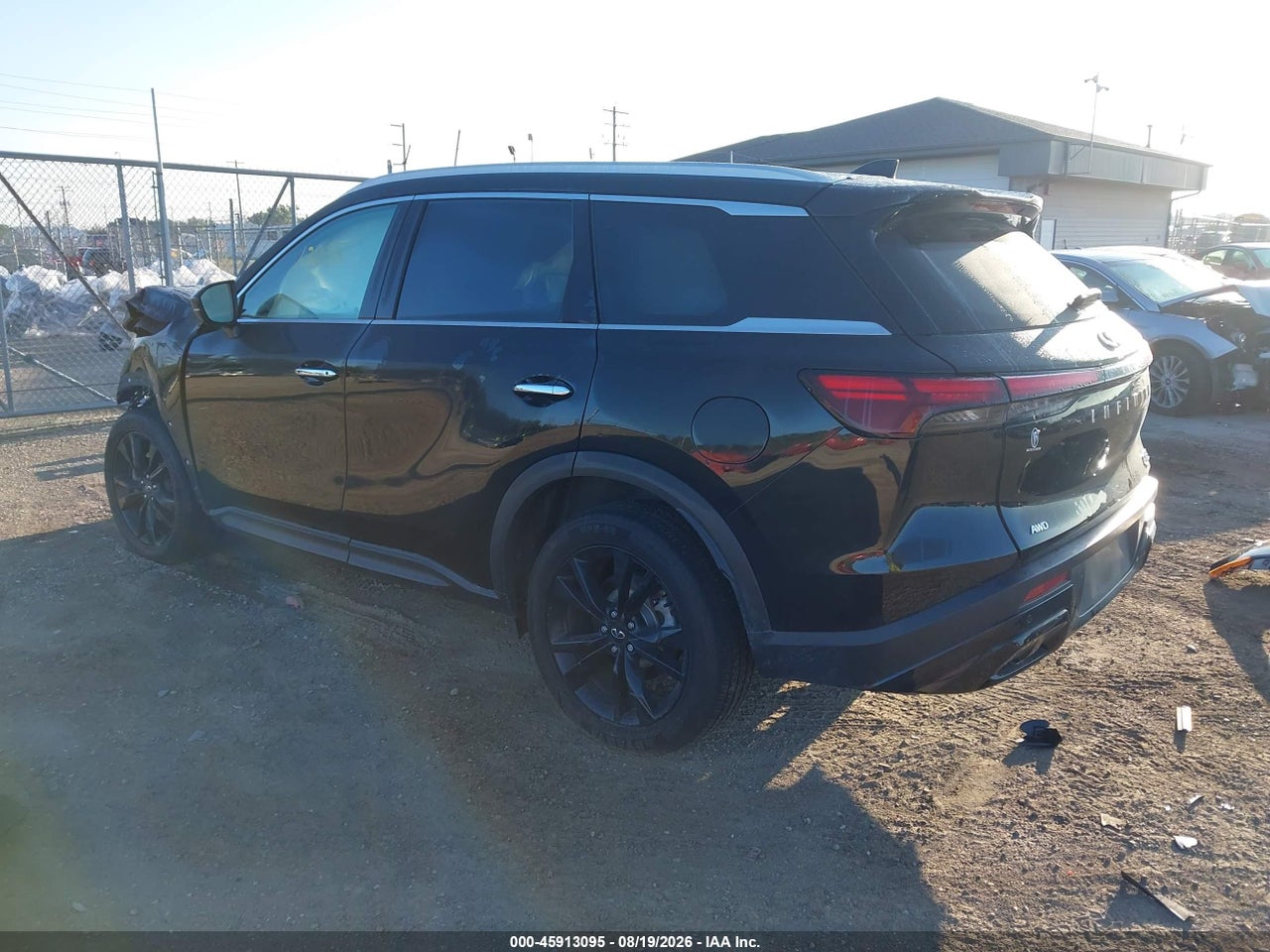 2023 INFINITI QX60 LUXE AWD · 3/11