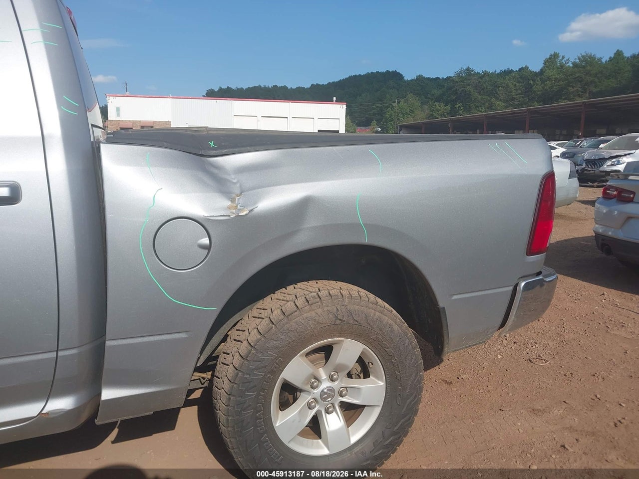 2019 RAM 1500 CLASSIC SLT  4X4 5'7 BOX · 6/10