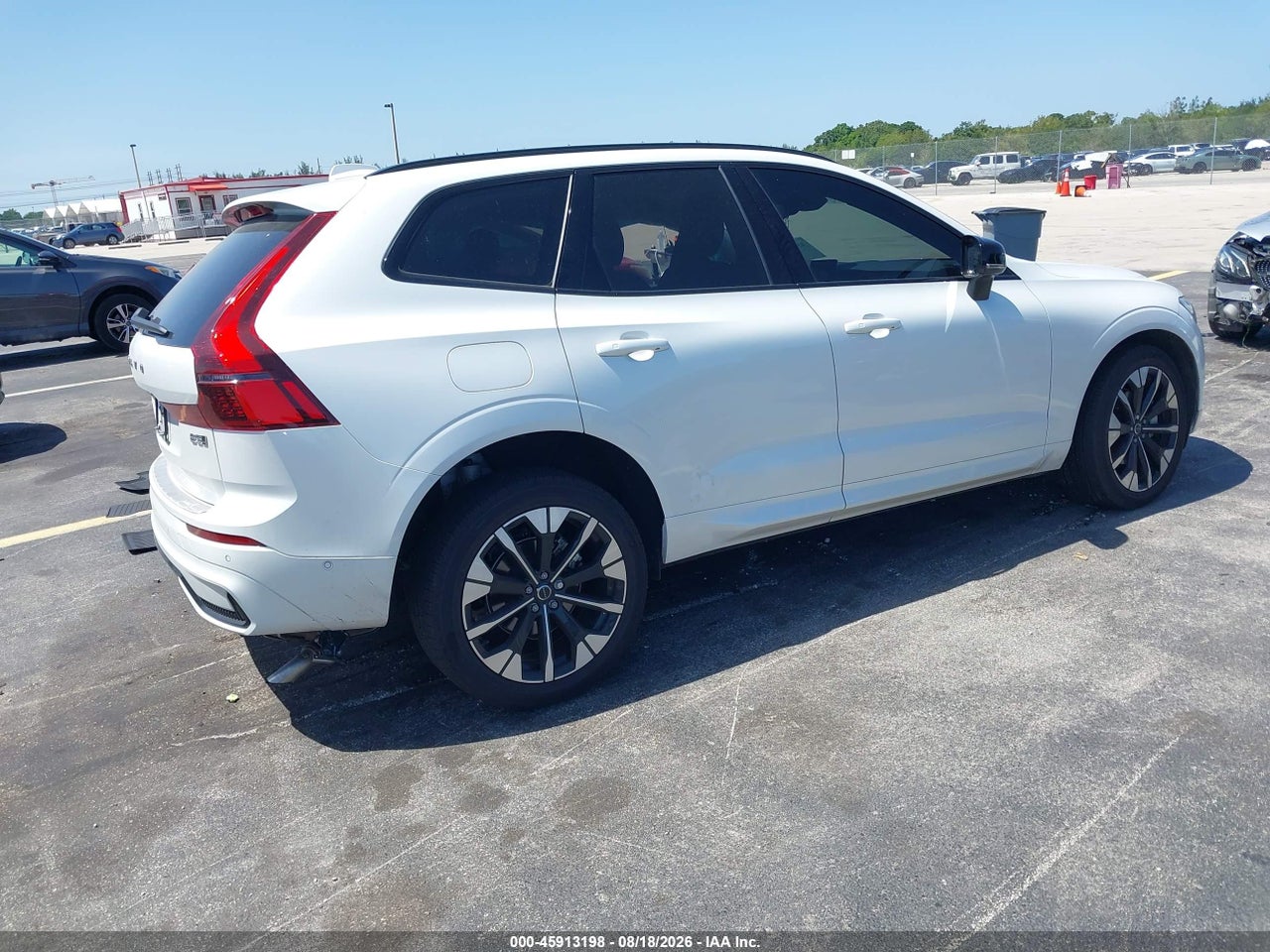 2026 VOLVO XC60 B5 PLUS · 4/11