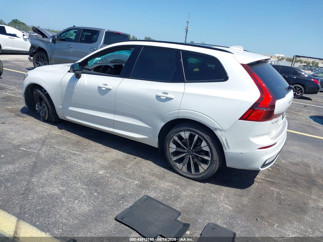 2026 VOLVO XC60 B5 PLUS · 3/11