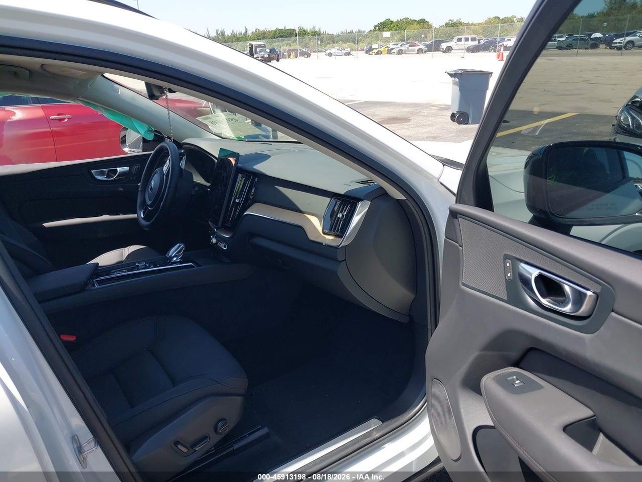 2026 VOLVO XC60 B5 PLUS · 5/11