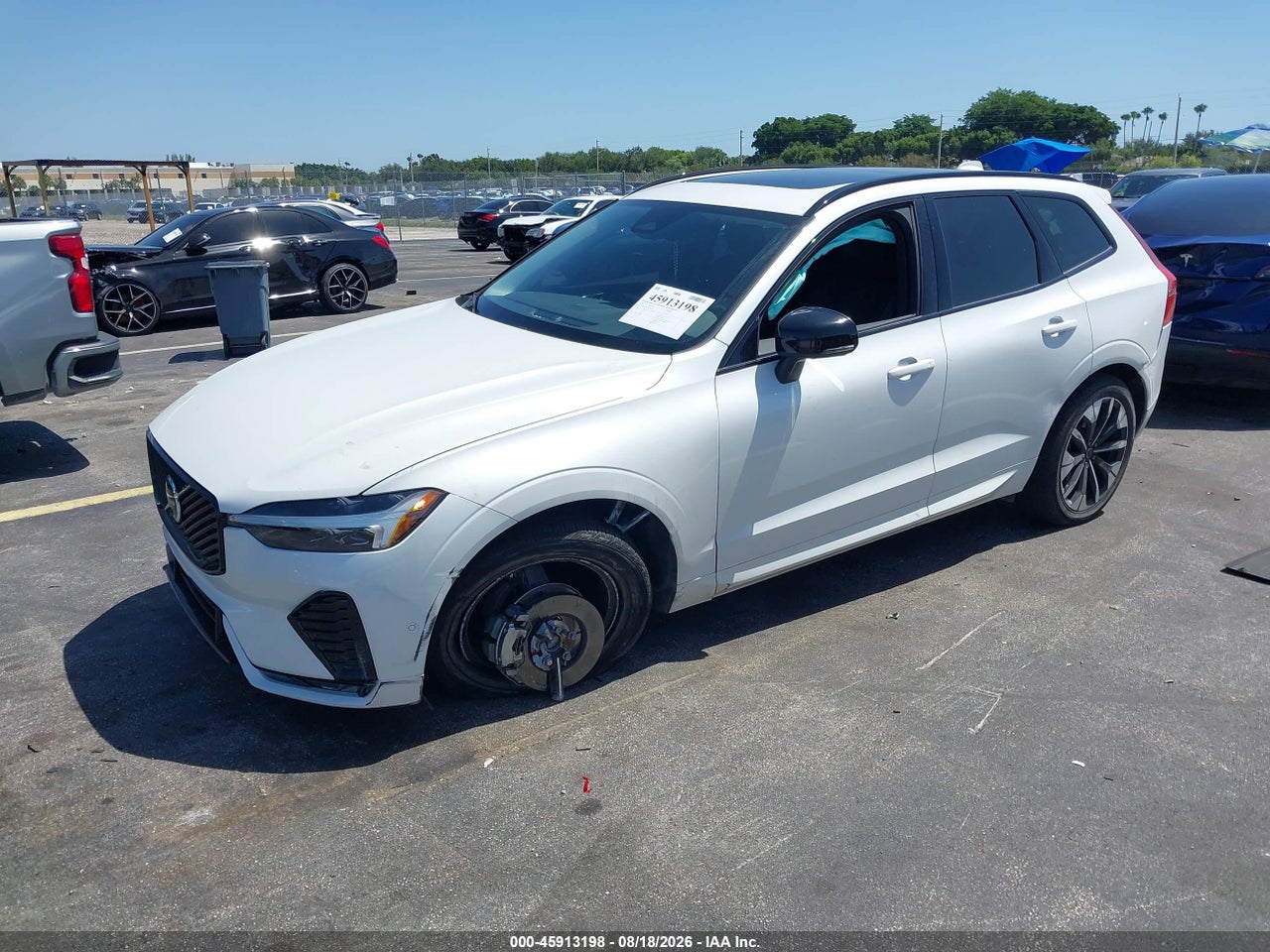 2026 VOLVO XC60 B5 PLUS · 2/11