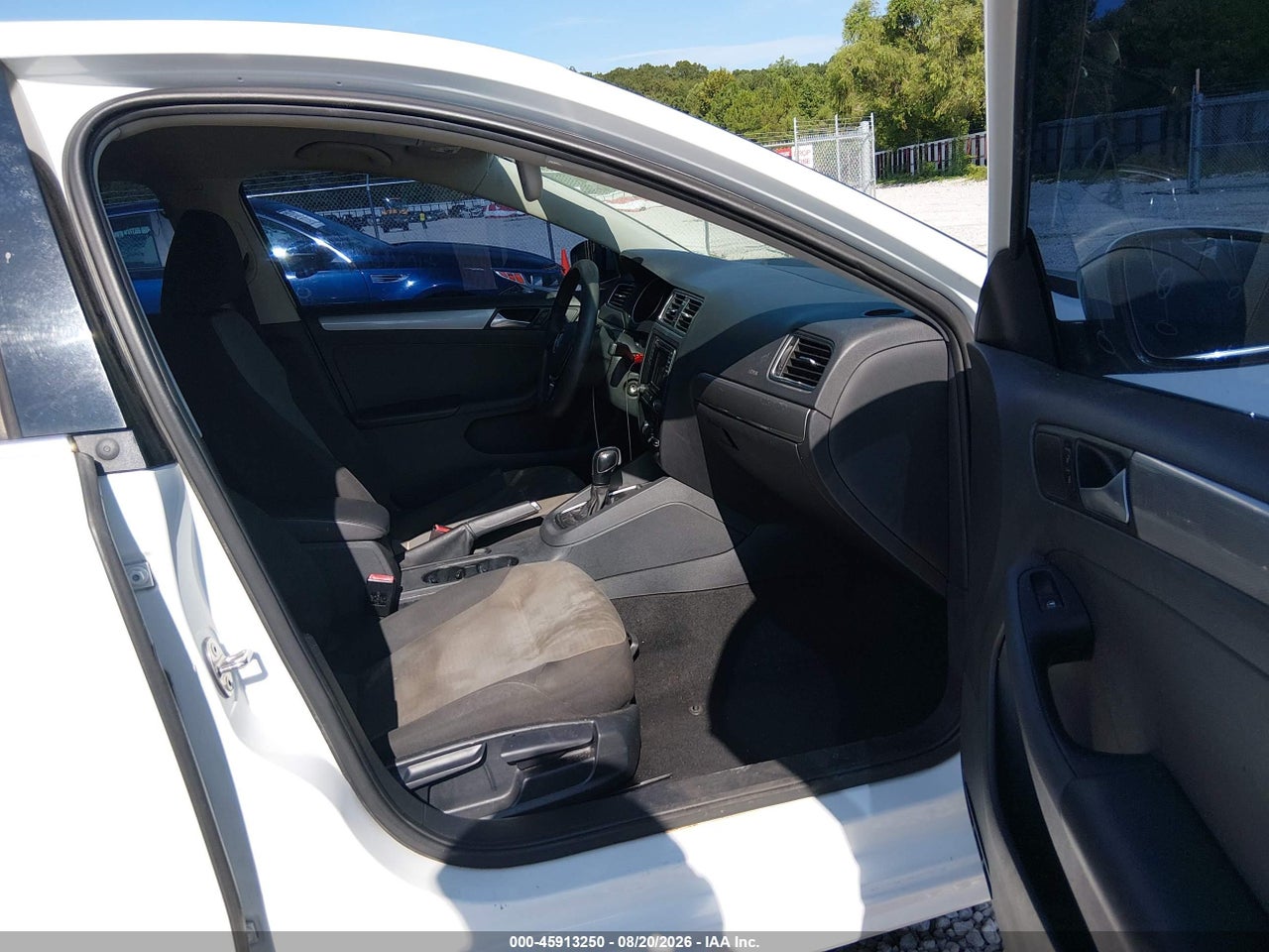 2017 VOLKSWAGEN JETTA 1.4T S · 5/11