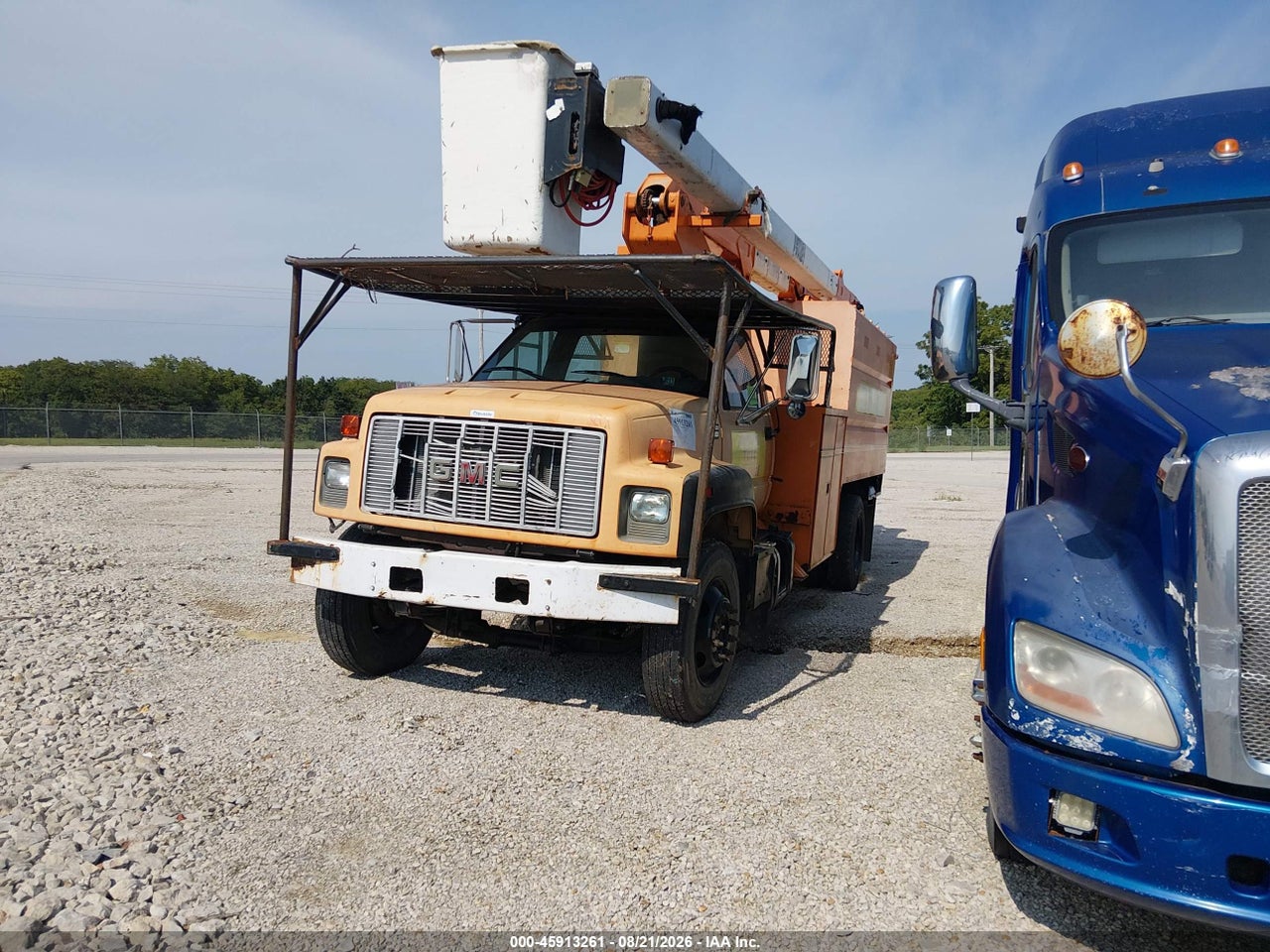 2000 GMC C-SERIES C7H042 · 2/4