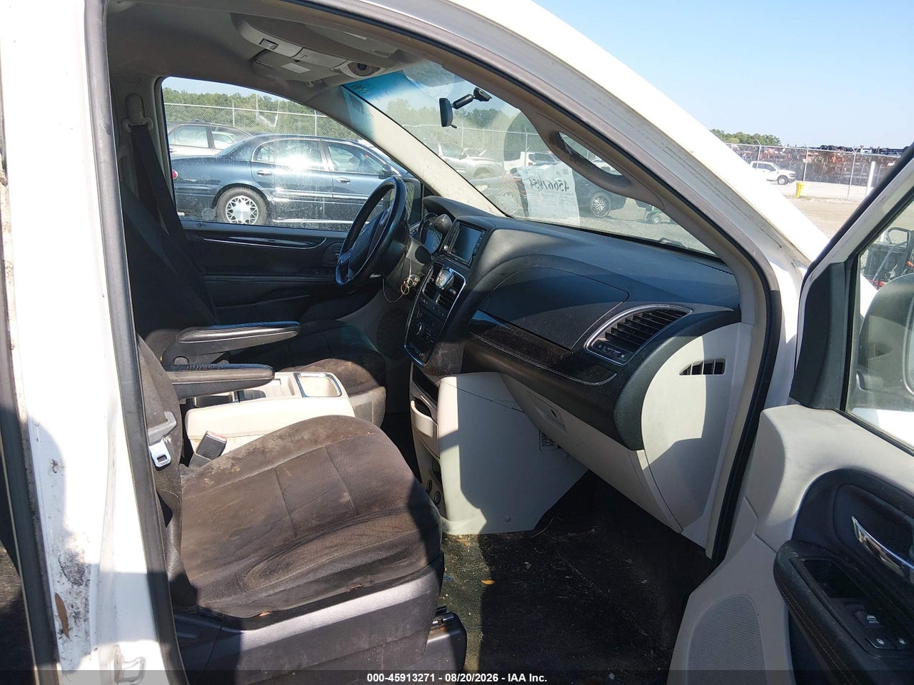 2011 CHRYSLER TOWN &amp; COUNTRY TOURING · 5/11