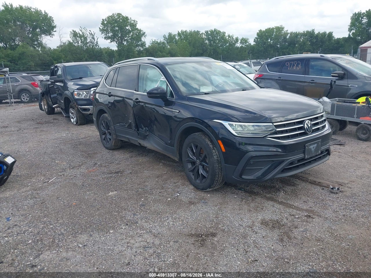 3VV2B7AX0NM****** · 2022 VOLKSWAGEN TIGUAN 2.0T SE