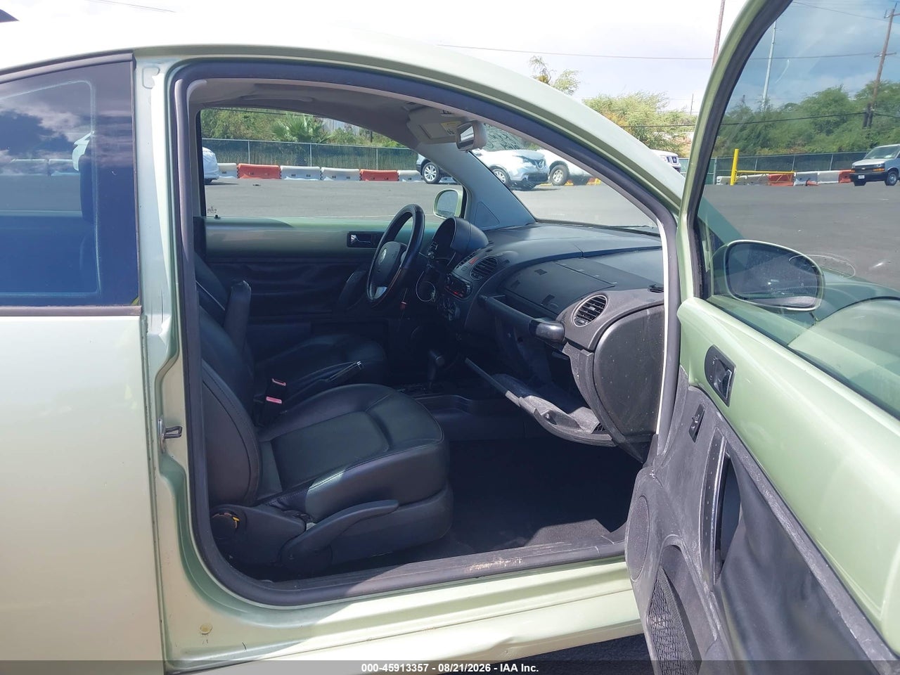 2008 VOLKSWAGEN NEW BEETLE SE · 5/11