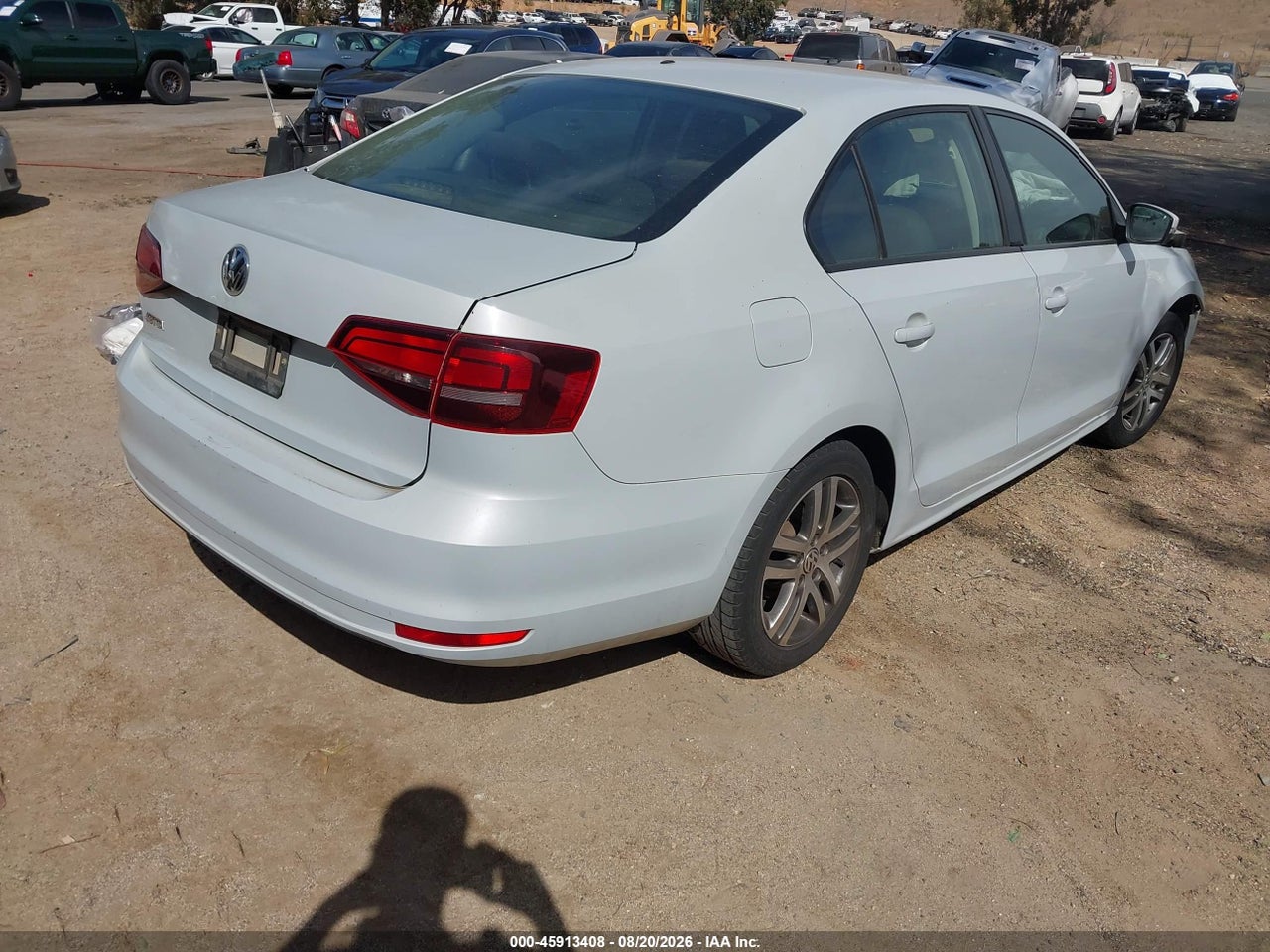 2017 VOLKSWAGEN JETTA   · 4/11