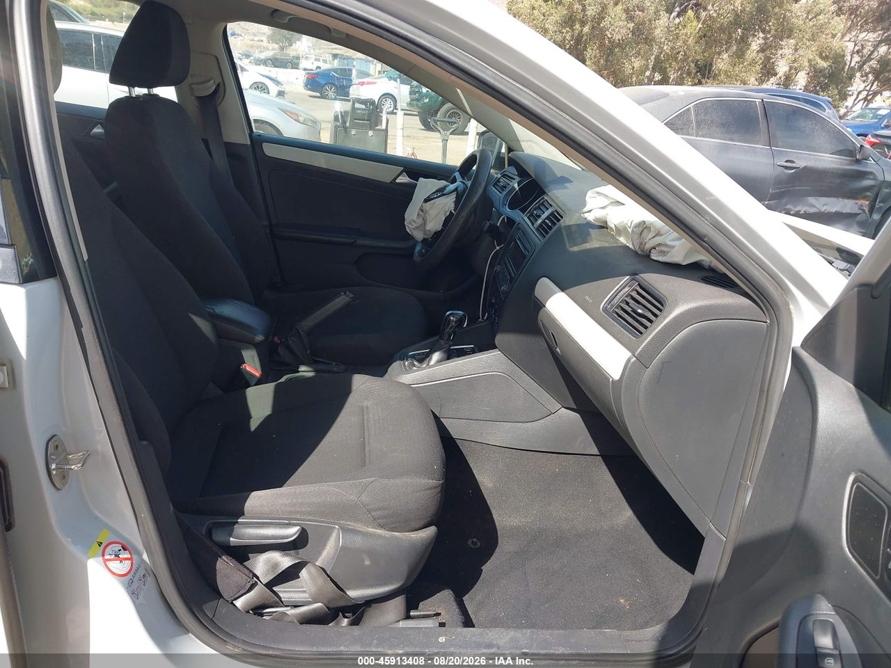 2017 VOLKSWAGEN JETTA   · 5/11