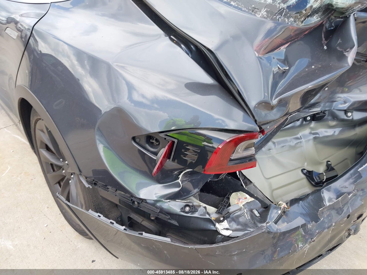 2016 TESLA MODEL S 60D/70D/75D/85D/90D · 6/10