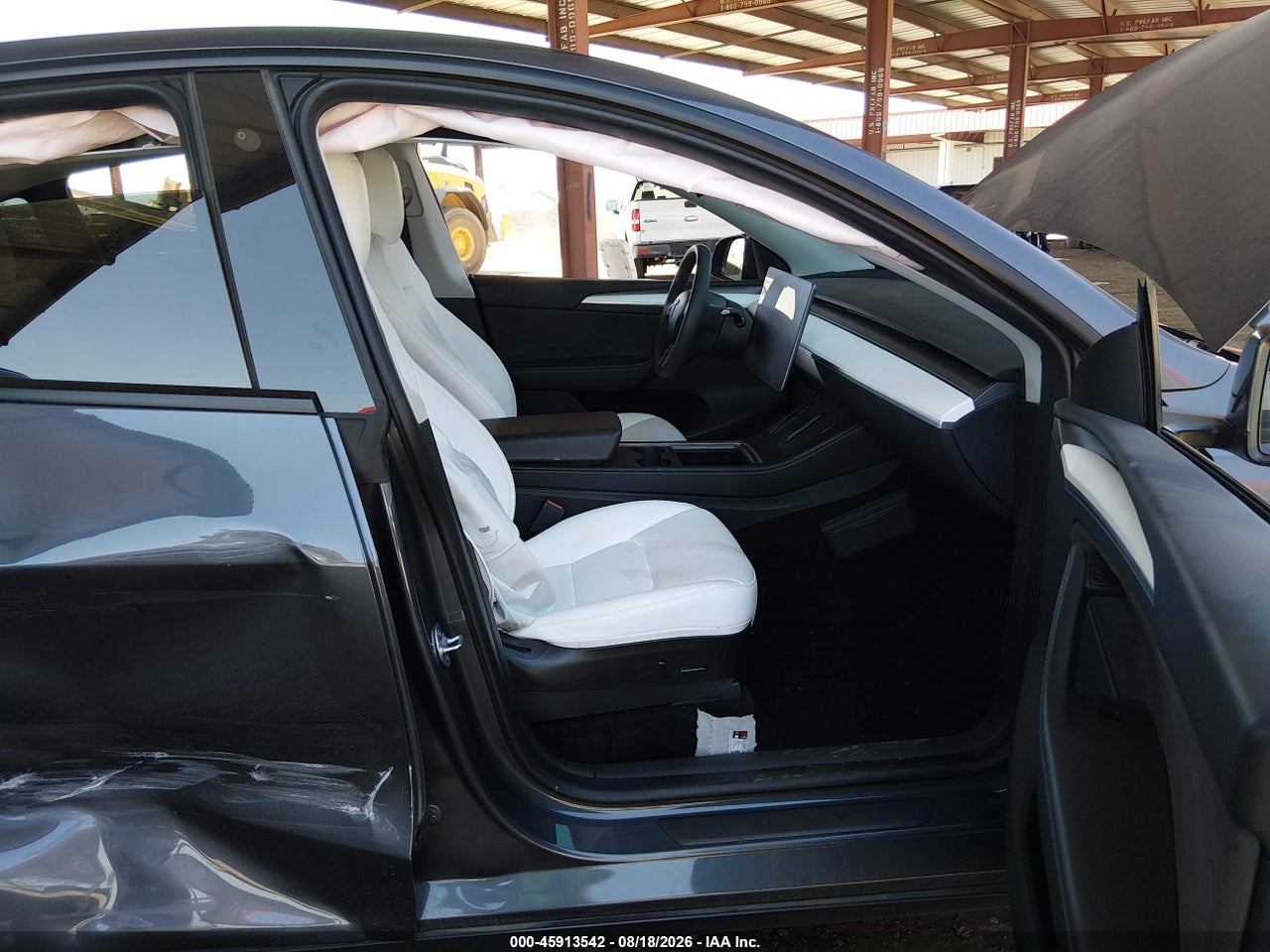 2023 TESLA MODEL Y   · 5/9