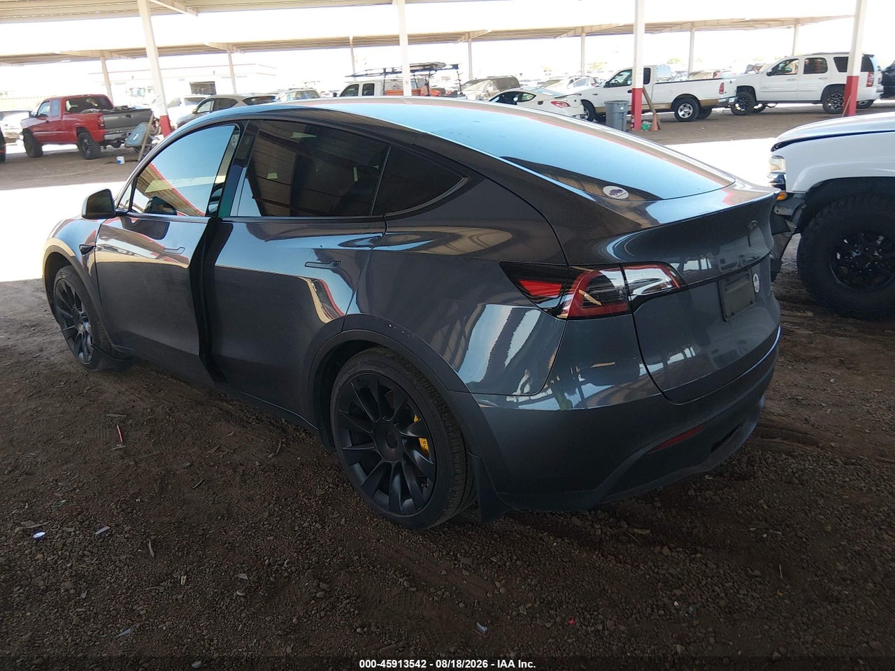 2023 TESLA MODEL Y   · 3/9