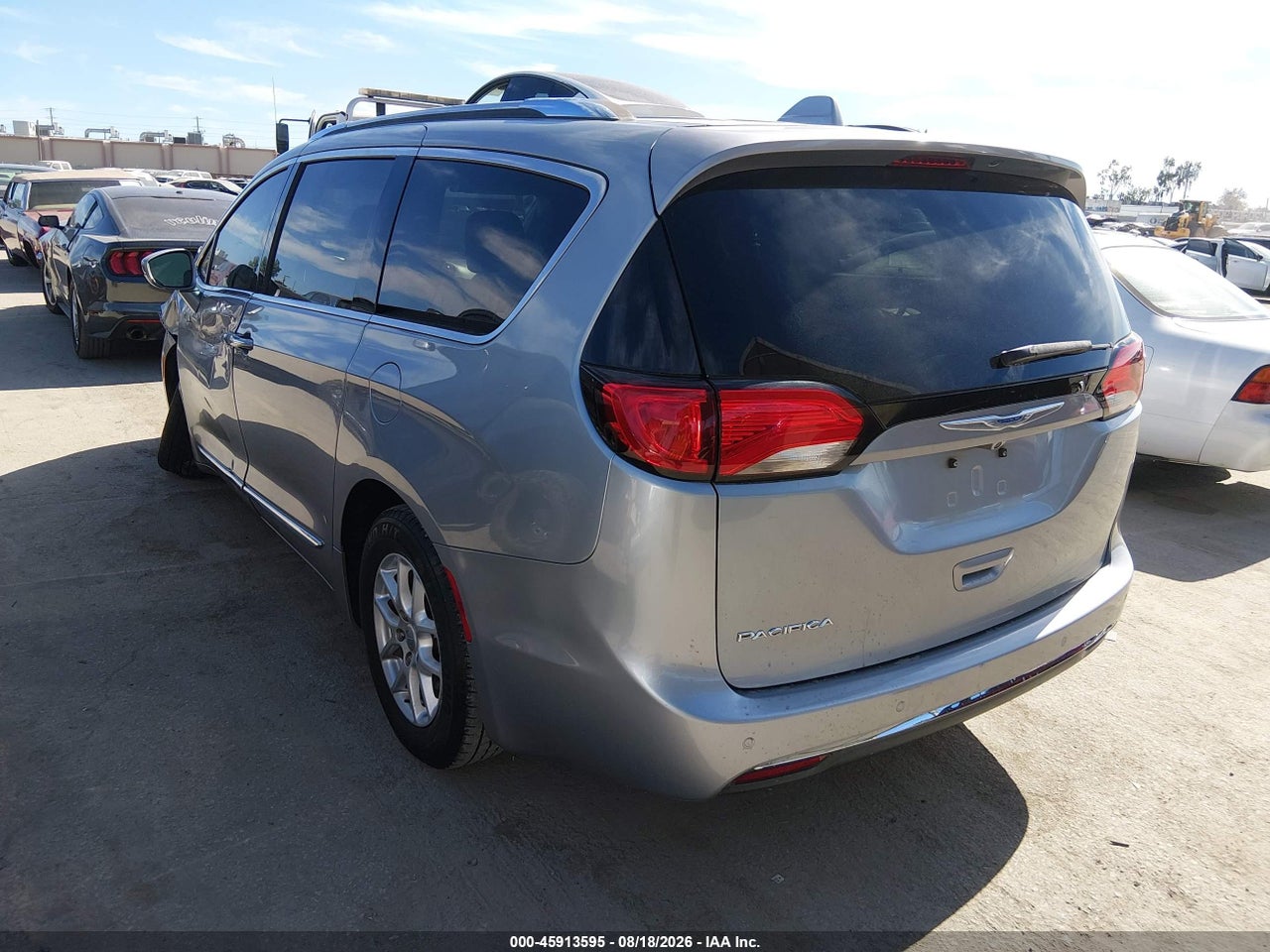 2020 CHRYSLER PACIFICA TOURING L · 3/11