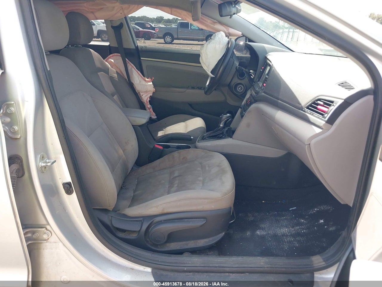 2018 HYUNDAI ELANTRA SEL · 5/11