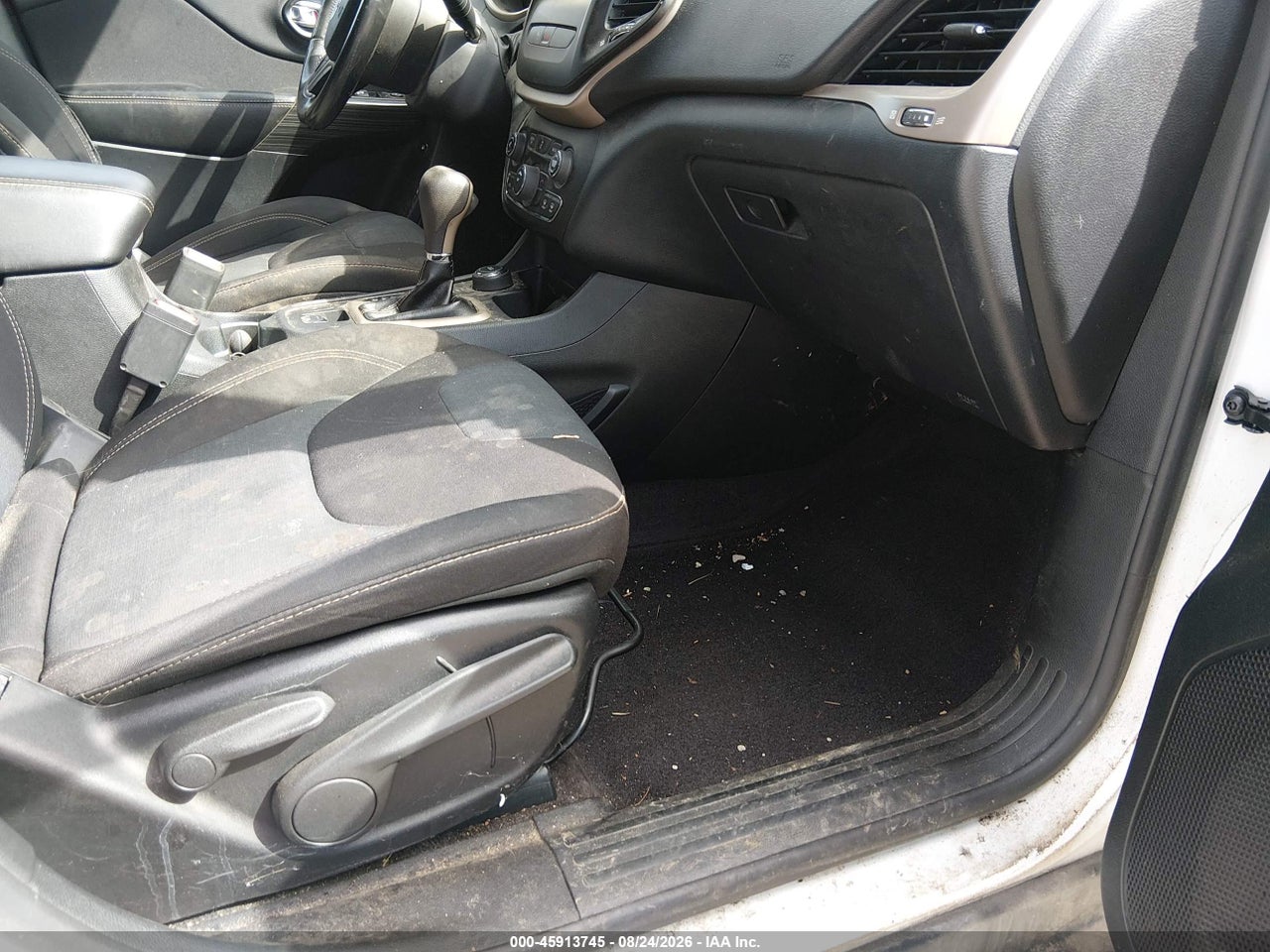 2016 JEEP CHEROKEE LATITUDE · 5/11