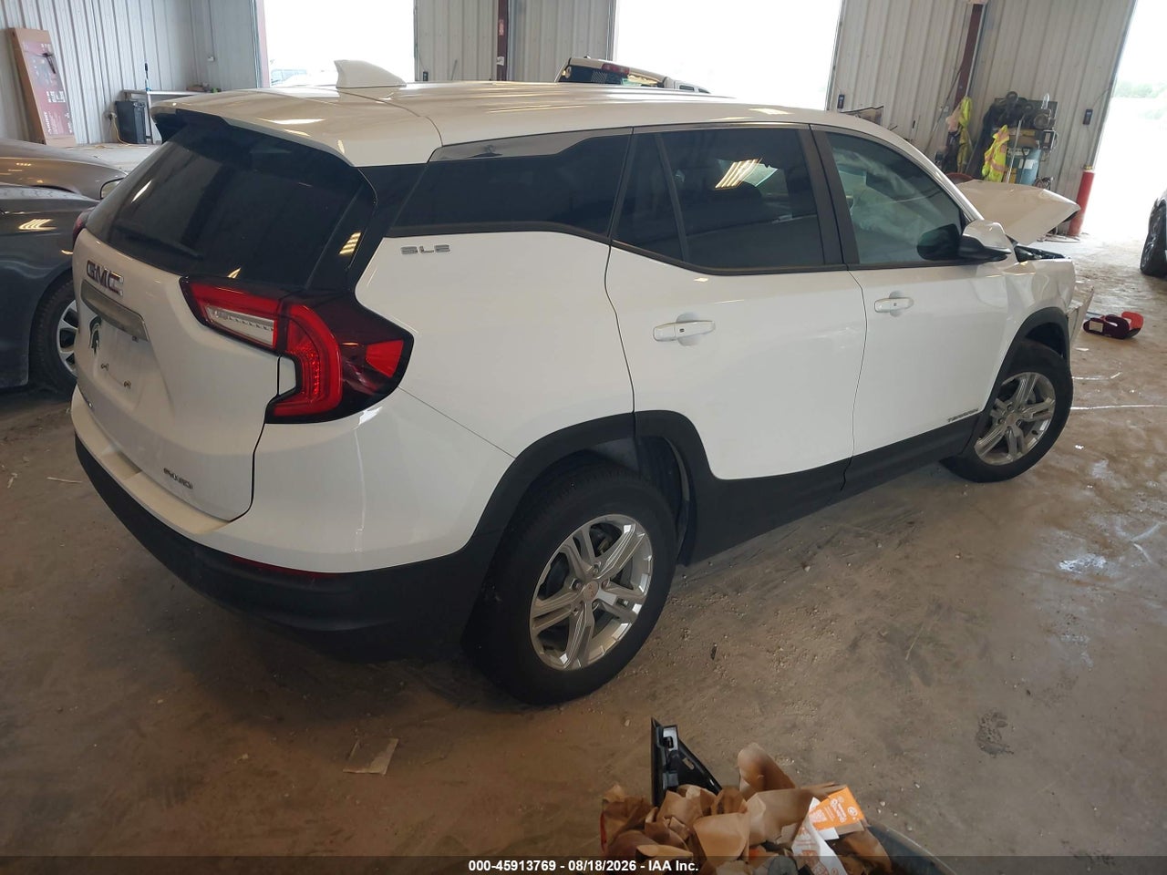 2023 GMC TERRAIN AWD SLE · 4/11