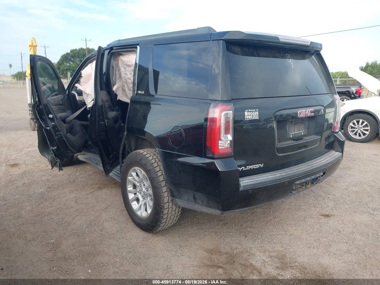 2016 GMC YUKON SLE · 3/11