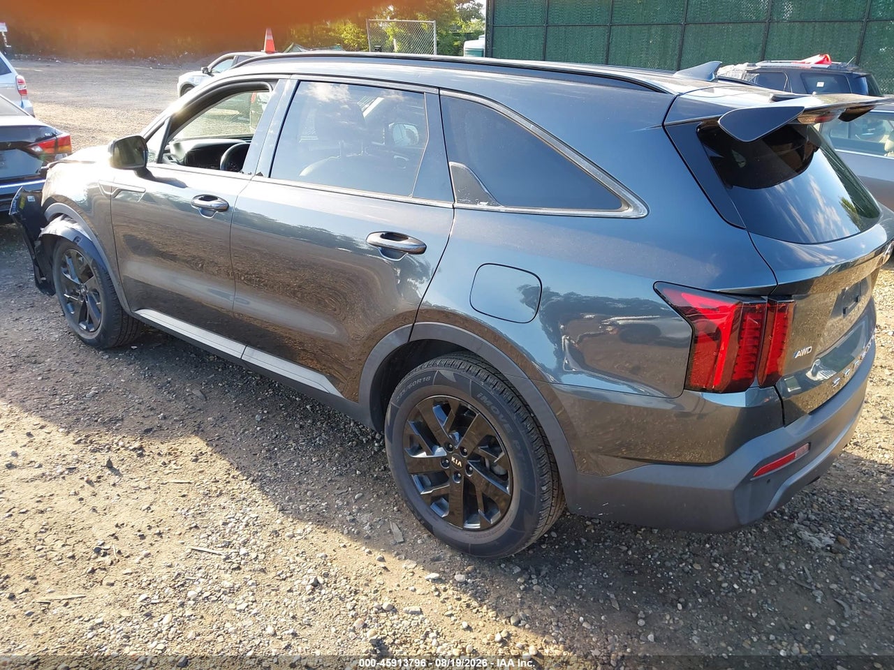 2021 KIA SORENTO S · 3/11