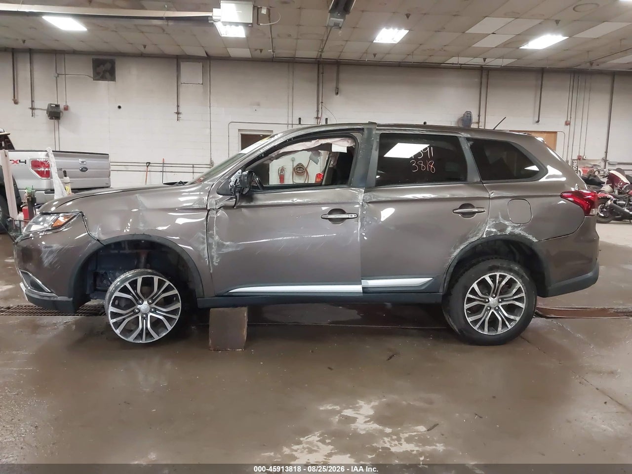 2016 MITSUBISHI OUTLANDER SE · 6/11