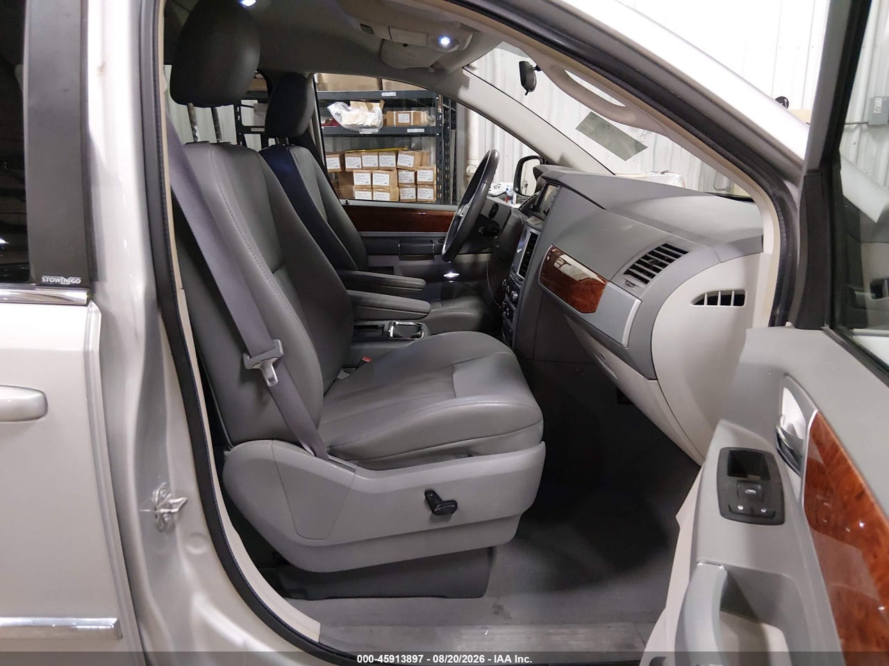 2009 CHRYSLER TOWN &amp; COUNTRY TOURING · 5/11
