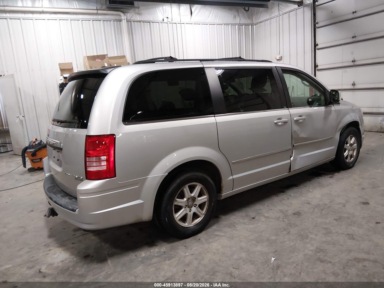 2009 CHRYSLER TOWN &amp; COUNTRY TOURING · 4/11