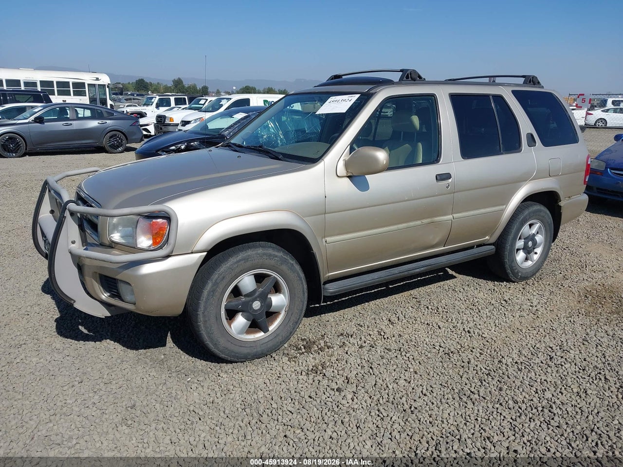 2001 NISSAN PATHFINDER LE · 2/11