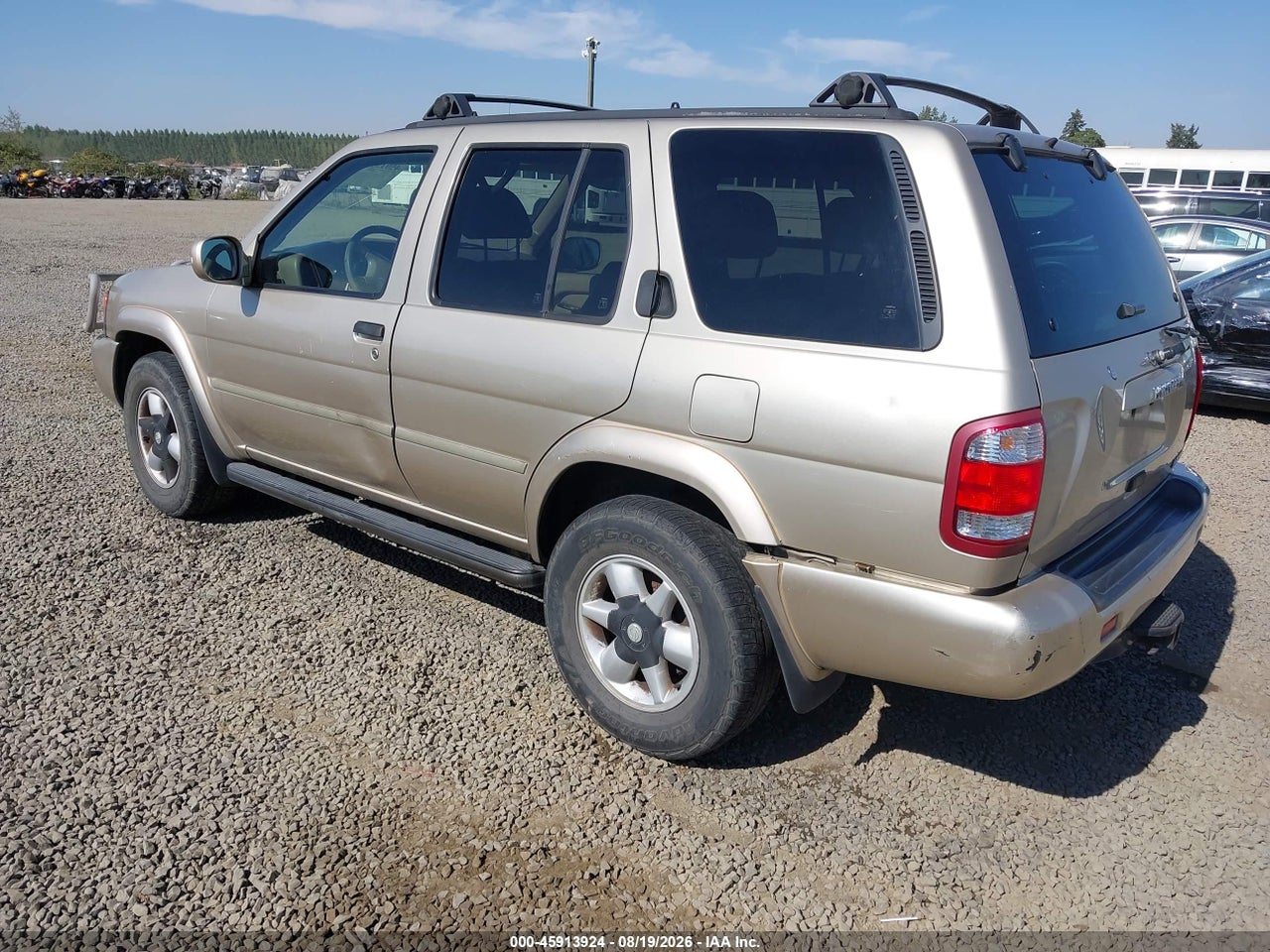 2001 NISSAN PATHFINDER LE · 3/11