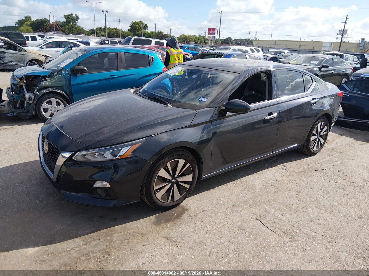 2020 NISSAN ALTIMA SL FWD · 2/11