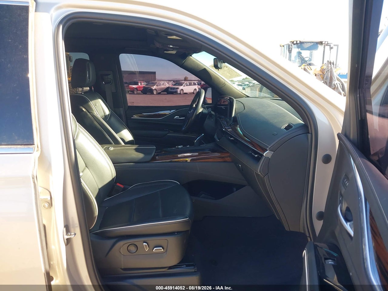 2023 CADILLAC ESCALADE 4WD PREMIUM LUXURY · 5/11