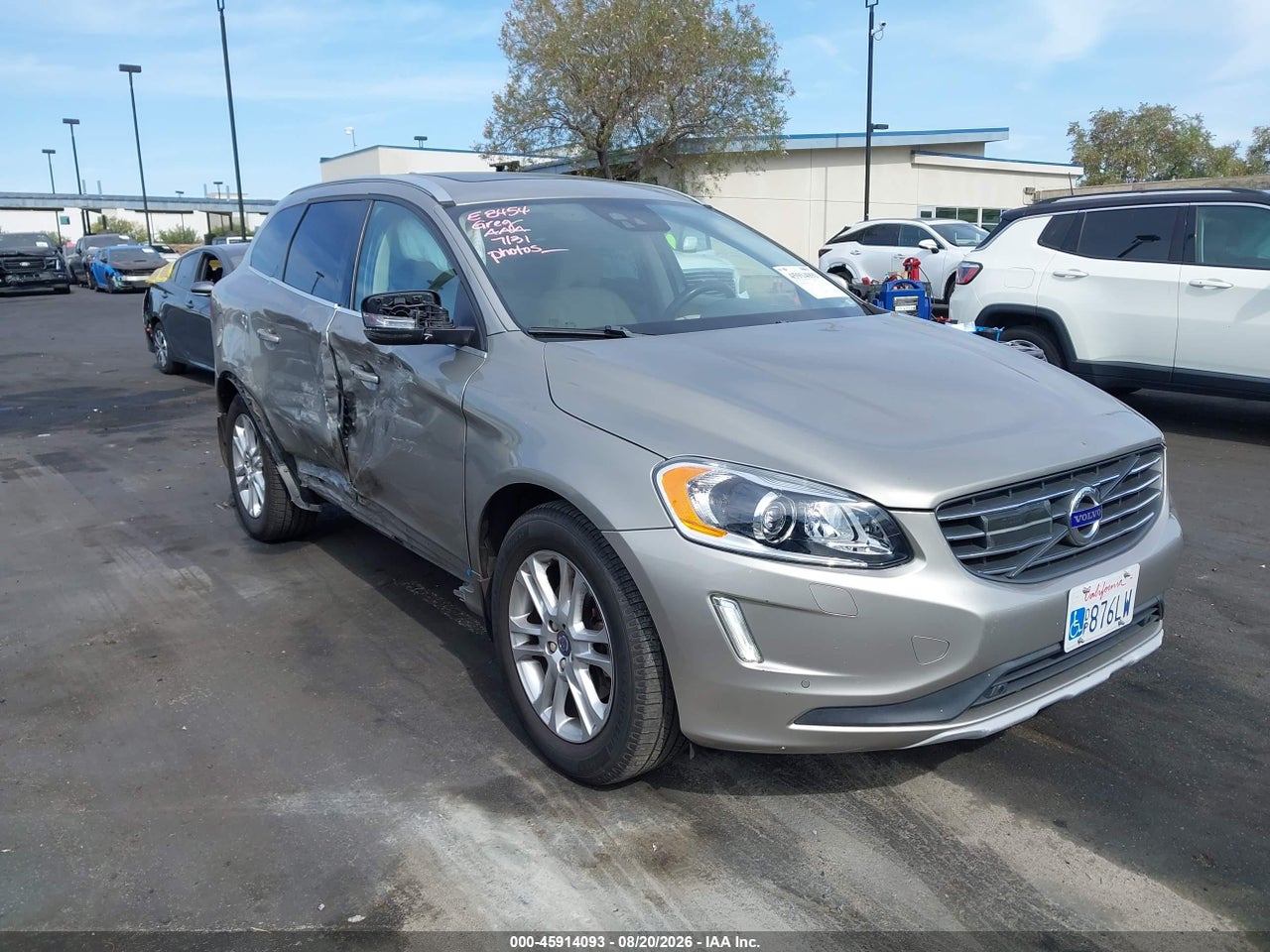 YV440MDM6G2****** · 2016 VOLVO XC60 T5 DRIVE-E PLATINUM