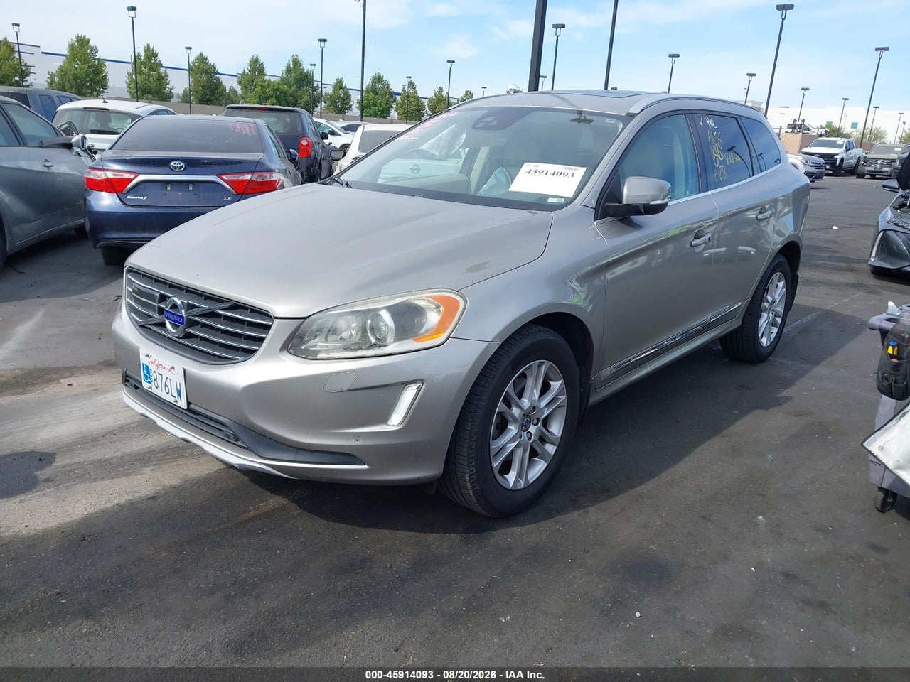 2016 VOLVO XC60 T5 DRIVE-E PLATINUM · 2/11