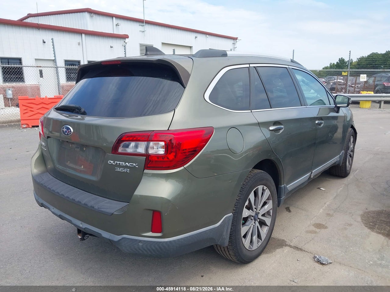 2017 SUBARU OUTBACK 3.6R TOURING · 4/11