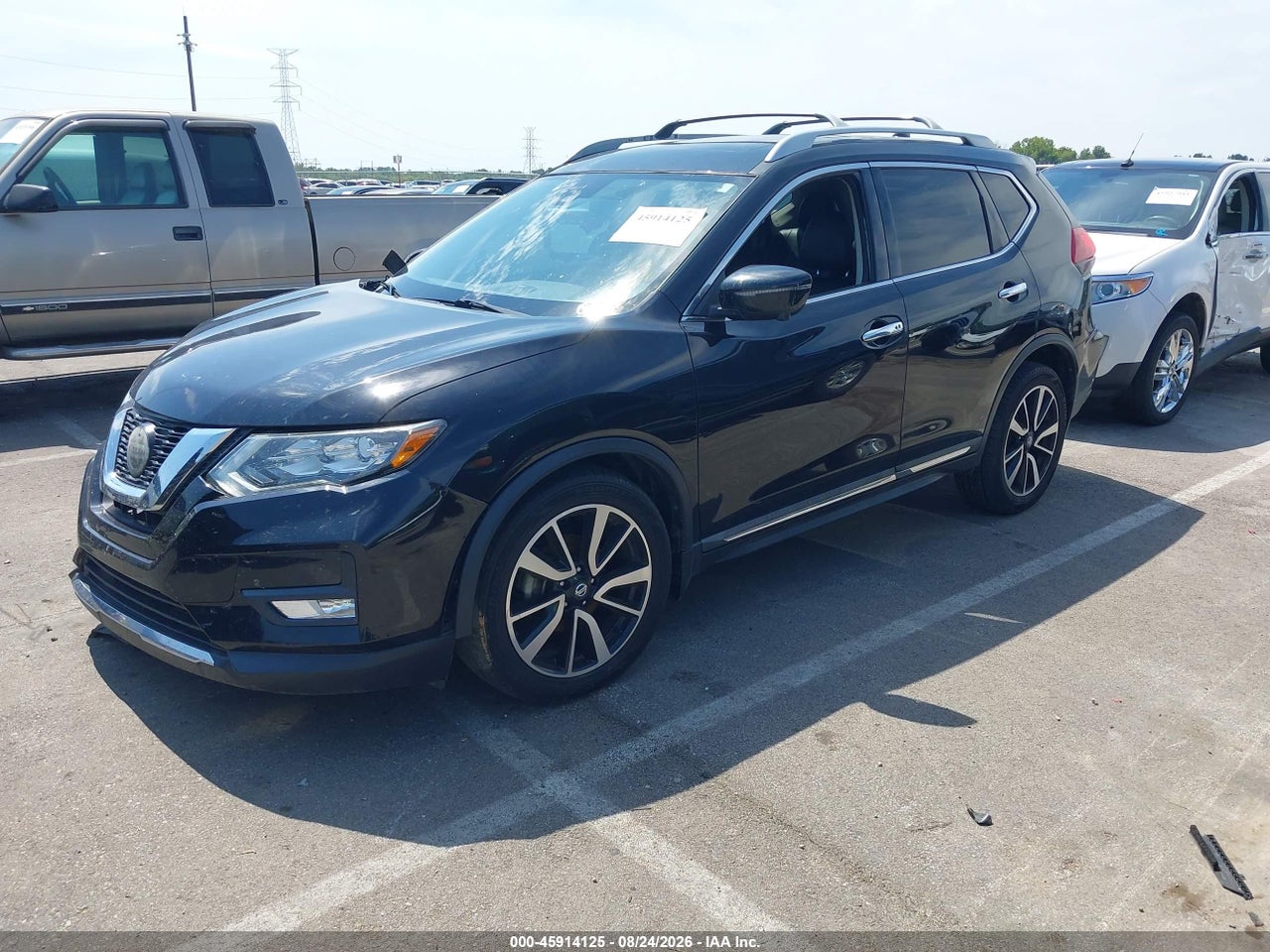 2019 NISSAN ROGUE SL · 2/3