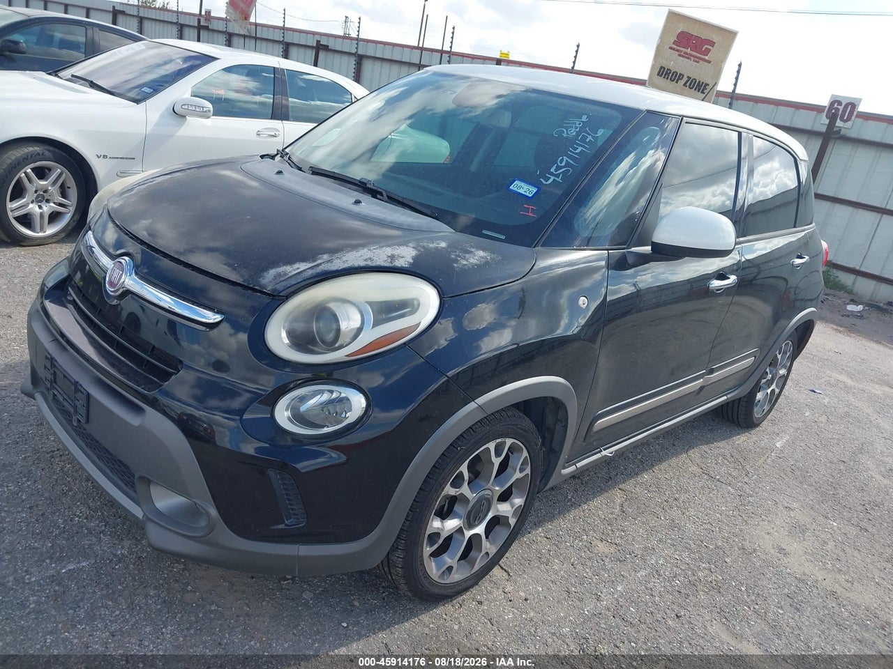 2015 FIAT 500L TREKKING · 2/11