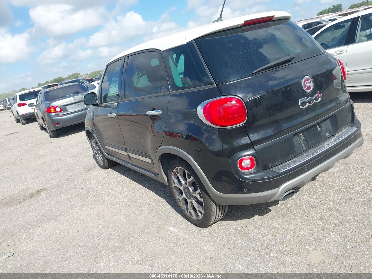 2015 FIAT 500L TREKKING · 3/11