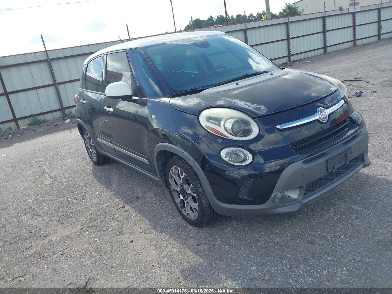 ZFBCFADH6FZ****** · 2015 FIAT 500L TREKKING