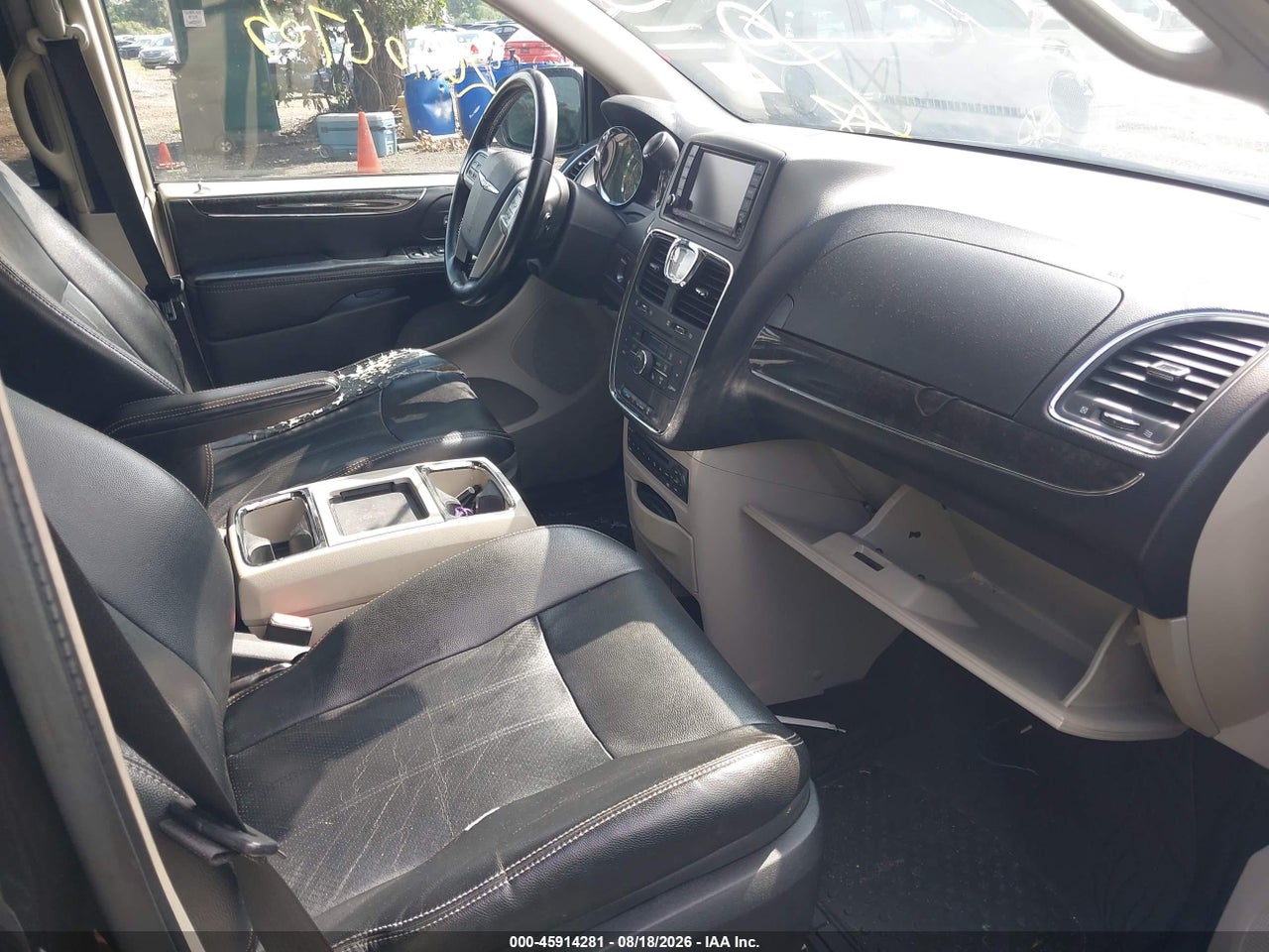 2011 CHRYSLER TOWN &amp; COUNTRY TOURING-L · 5/10