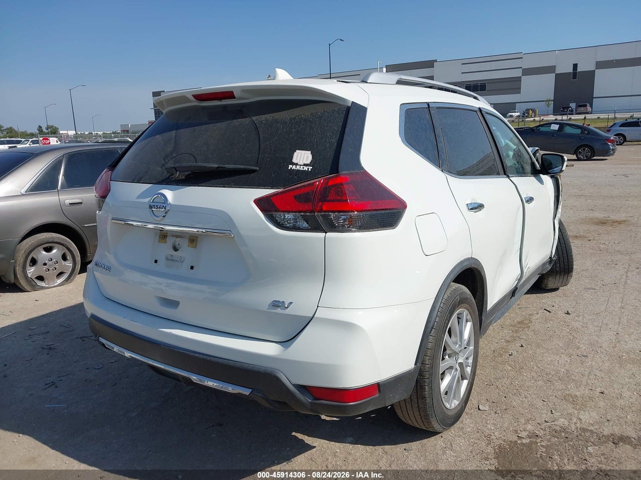 2018 NISSAN ROGUE SV · 4/10