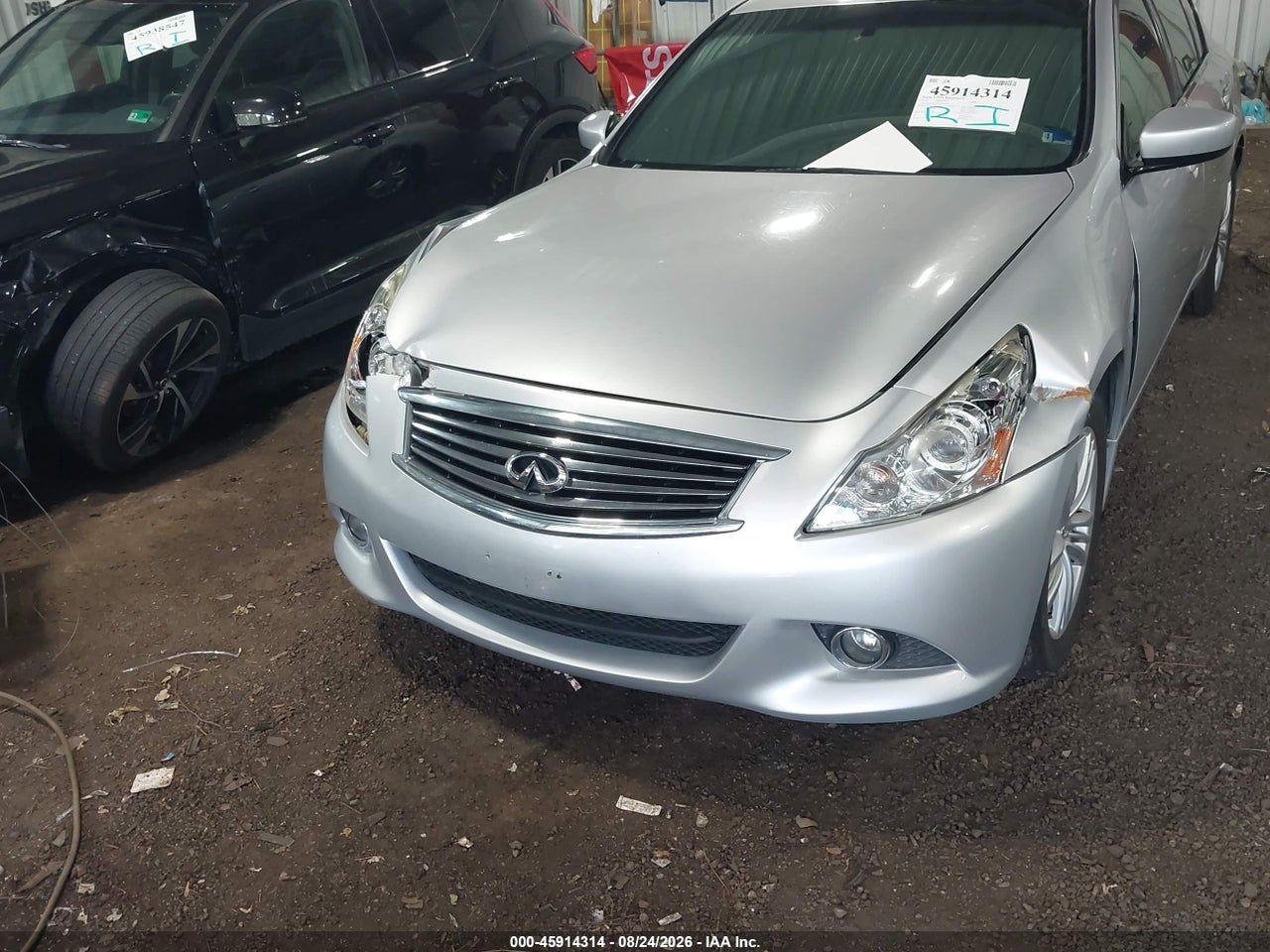 2015 INFINITI Q40 · 6/11