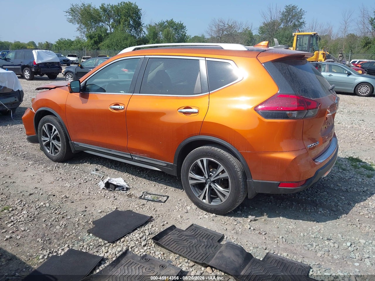2017 NISSAN ROGUE SL · 3/11