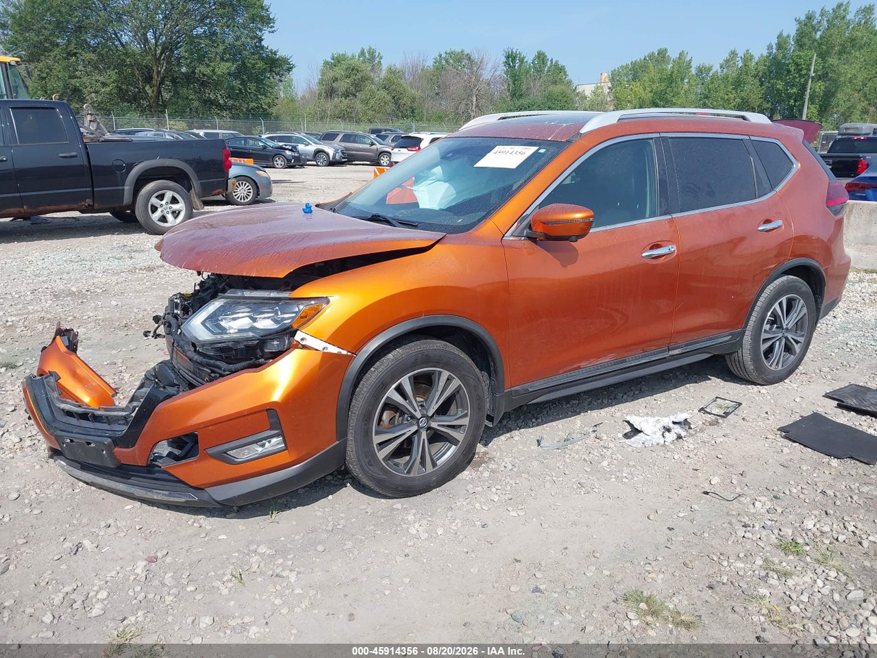 2017 NISSAN ROGUE SL · 2/11