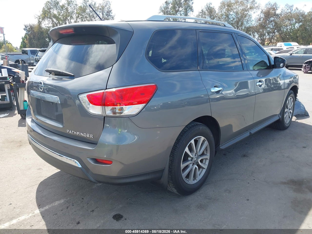 2015 NISSAN PATHFINDER S · 4/11