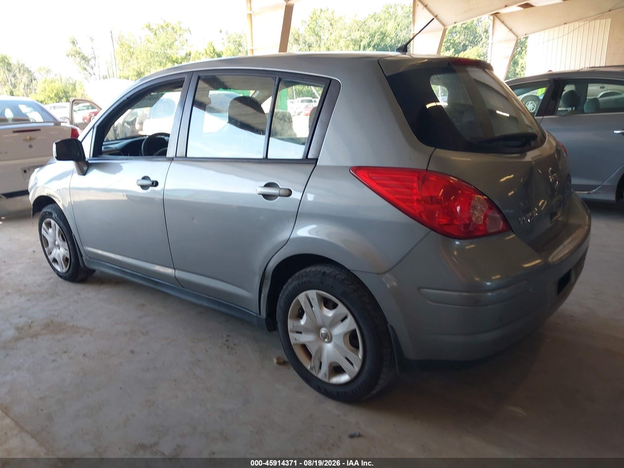 2010 NISSAN VERSA 1.8S · 3/11