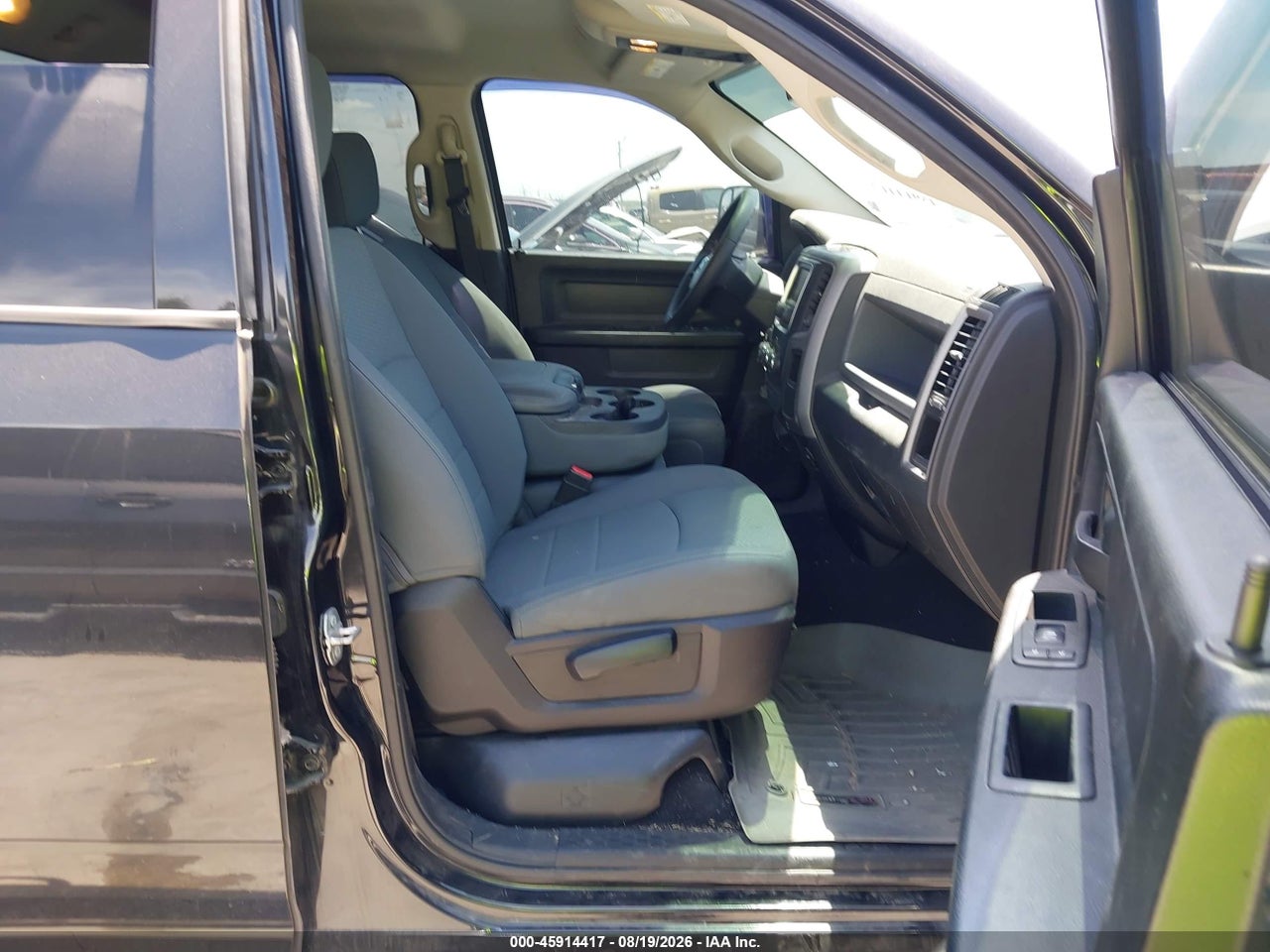 2017 RAM 1500 EXPRESS  4X4 6'4 BOX · 5/11