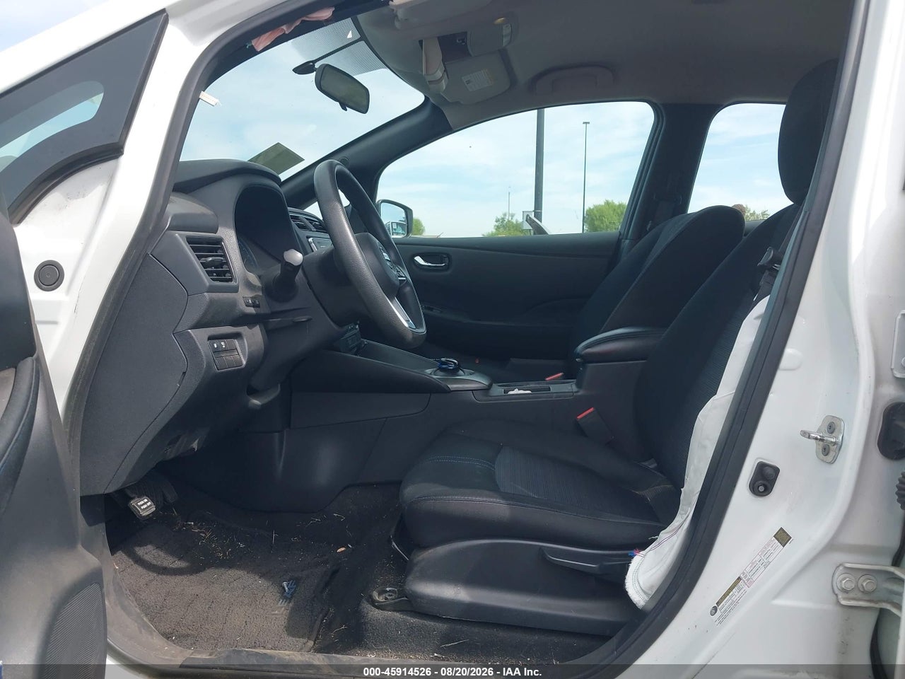 2019 NISSAN LEAF S · 5/11