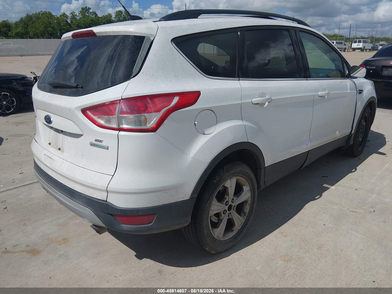 2014 FORD ESCAPE SE · 4/11