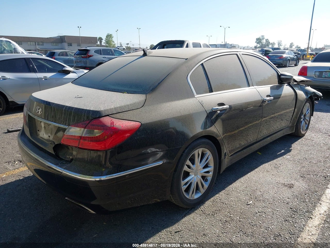 2012 HYUNDAI GENESIS 3.8 · 4/11
