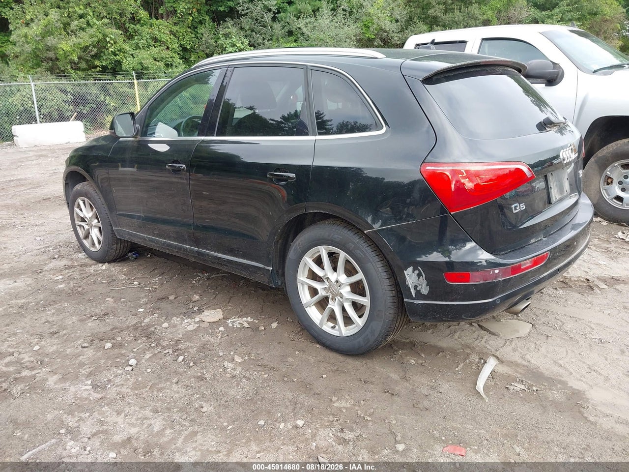 WA1LKAFP8AA****** · 2010 AUDI Q5 3.2 PREMIUM · 3/11