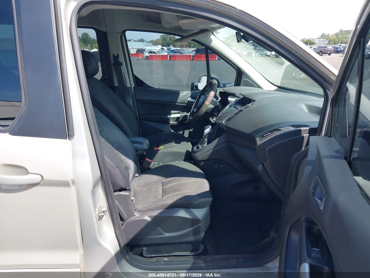 2015 FORD TRANSIT CONNECT XLT · 5/11